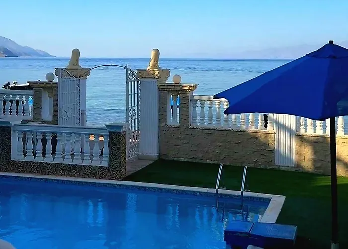 Lucky Palace Aparthotel 3*
