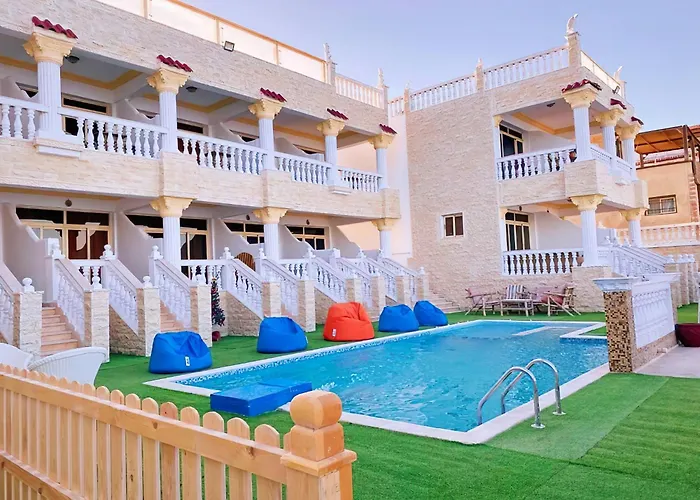 Aparthotel Lucky Palace 3*